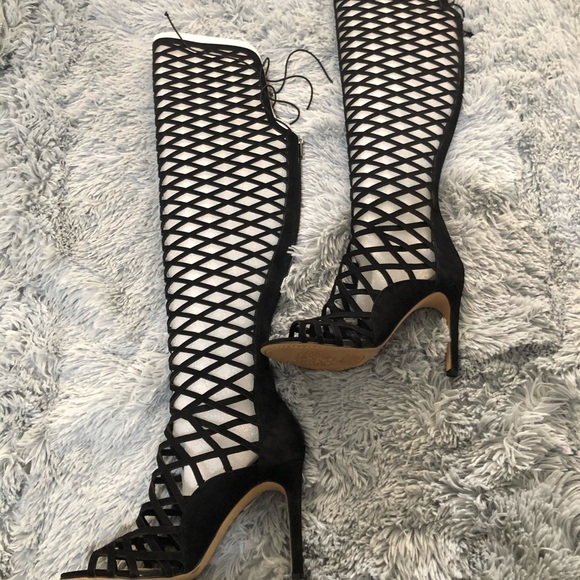 Brand new Vince Camuto sexy heels over the knees - Picture 4 of 11